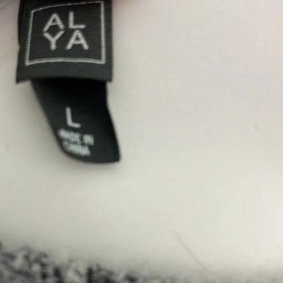 Franchesca’s Collection ALYA shay Buffalo plaid sweater - Picture 7 of 8